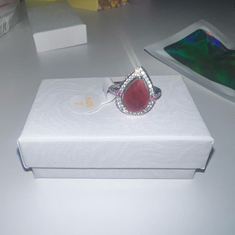 Elegant Silver and Pink Teardrop Ring